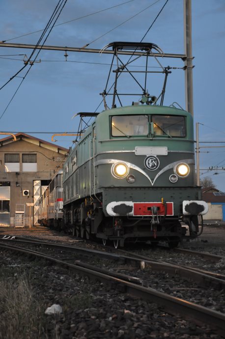 2D2 6