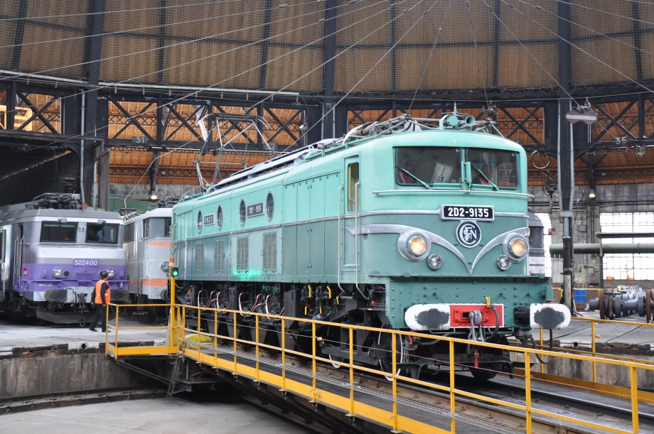2D2 10