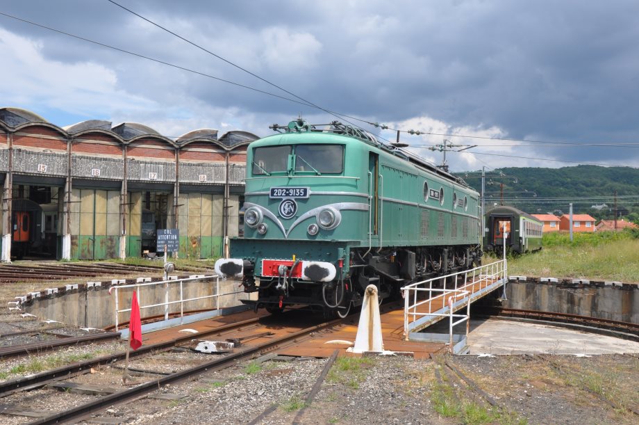2D2 12