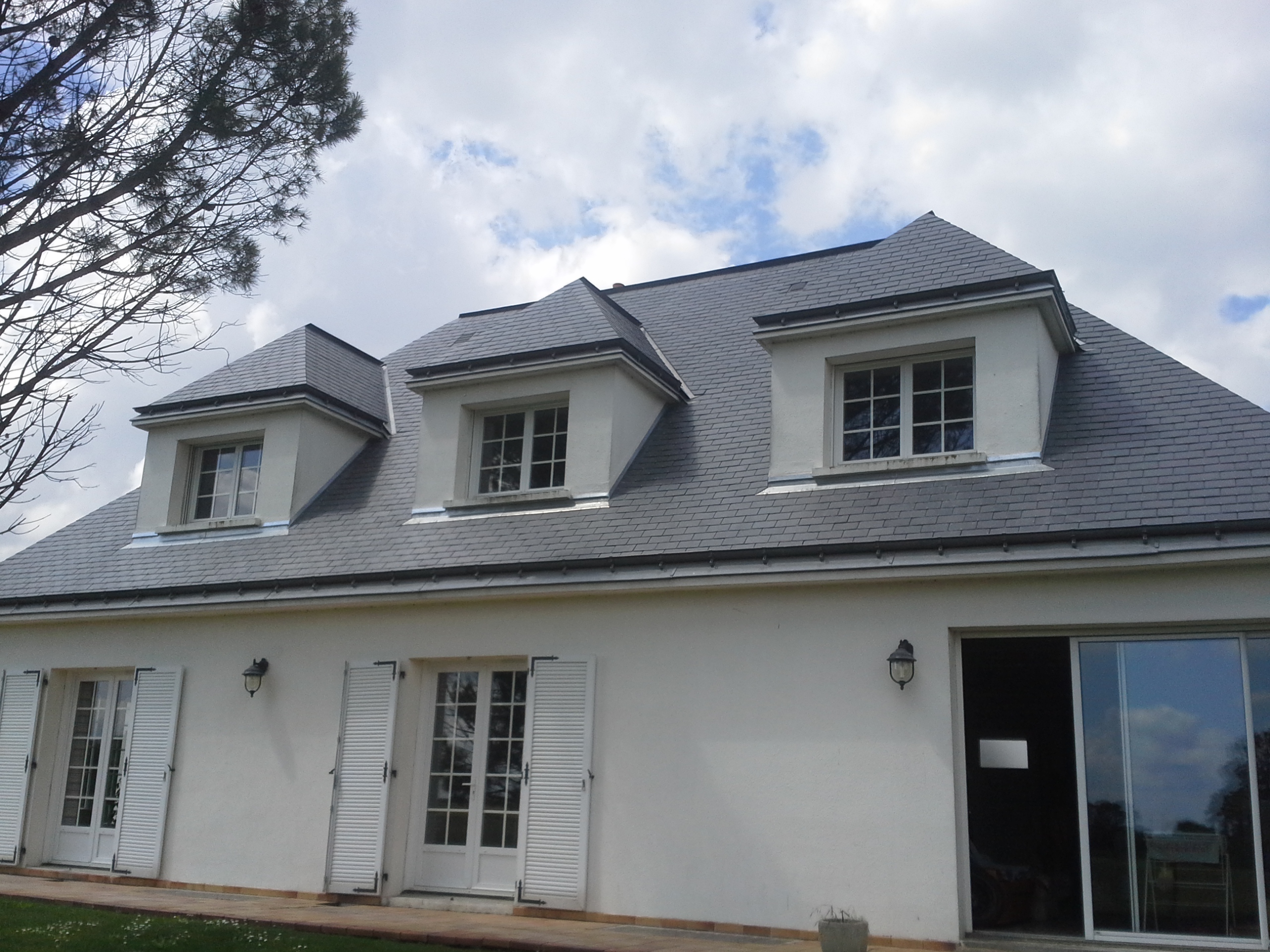 intervention couverture zinguerie ardoise tuile zinc sur la rochelle, Puilboreau, Dompierre sur mer, Chatelaillon, St Xandre, l'Houmeau, Périgny,La jarrie, Lagord, Angoulin, Ste Soulle et alentours. 
