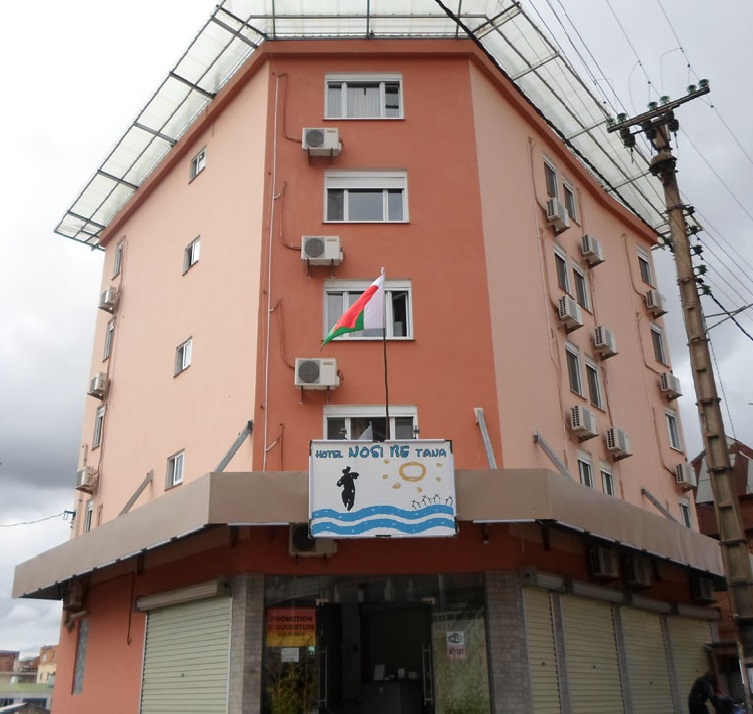 Facade 1