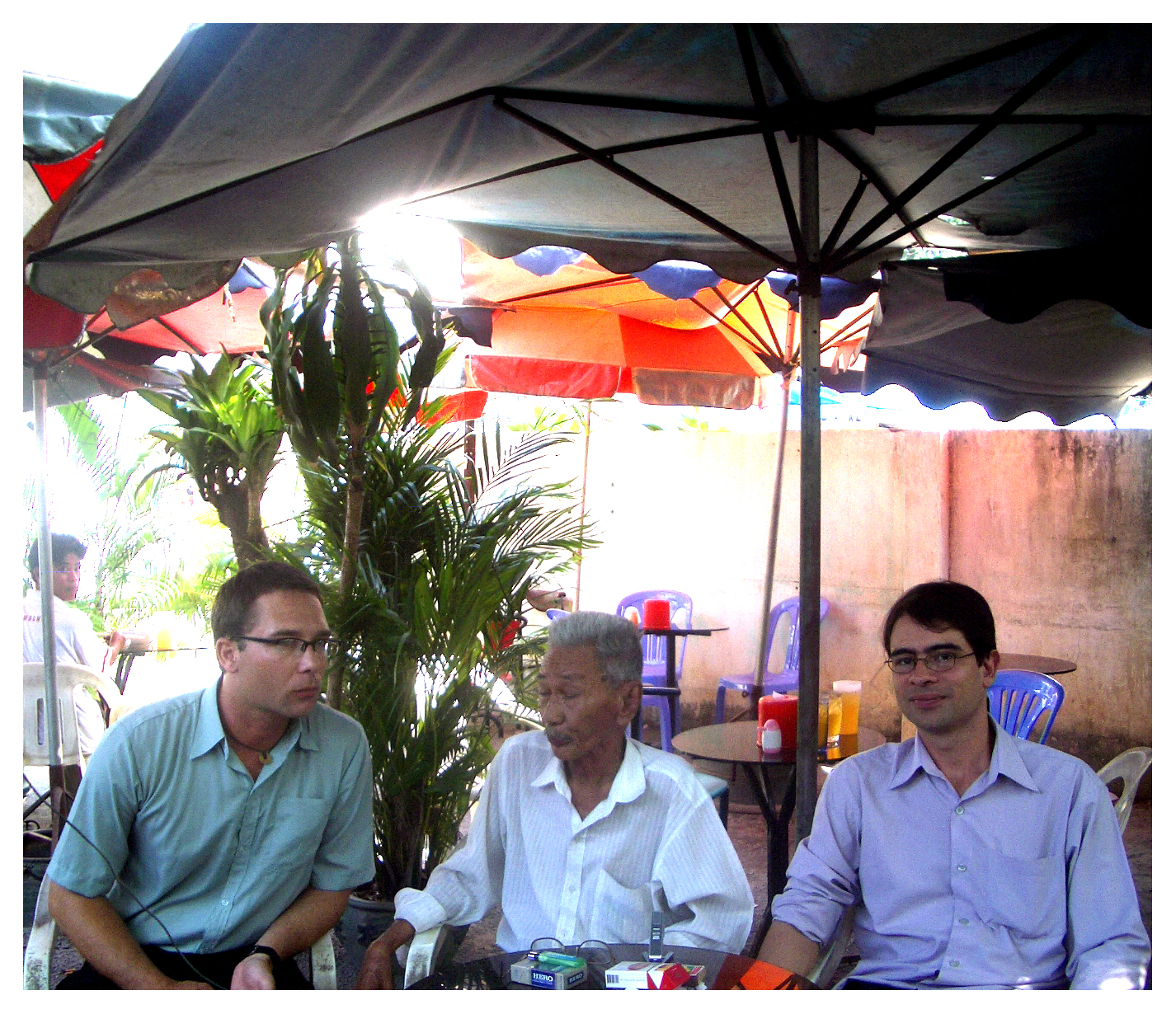 Ma rencontre avec l'écrivain Son Nam en 2005 à Saïgon pour parler de la question du delta du Mékong.