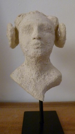 Homme belier platre et pierre 14X10cm