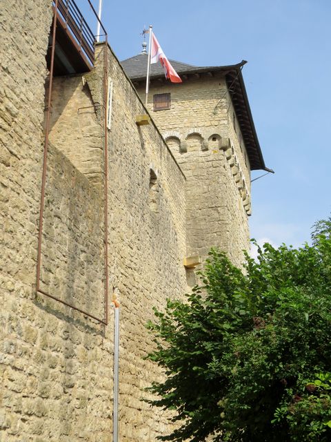 57malbg11 4 