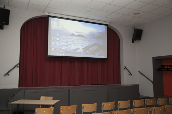 Salle scene projecteur 2