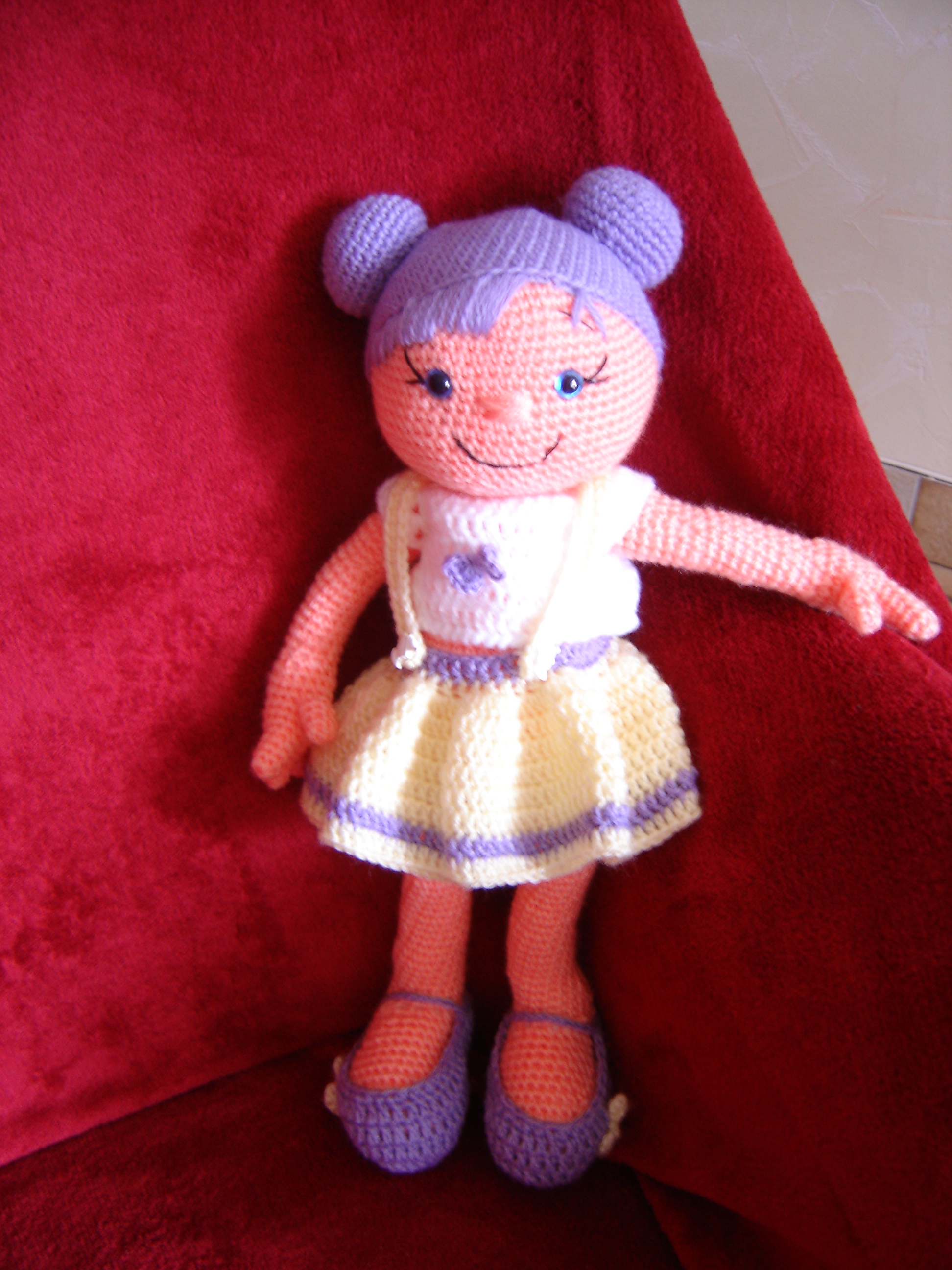 poupée Violetta 40cm 25 euros