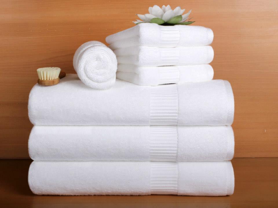 Serviettes blanches laverie