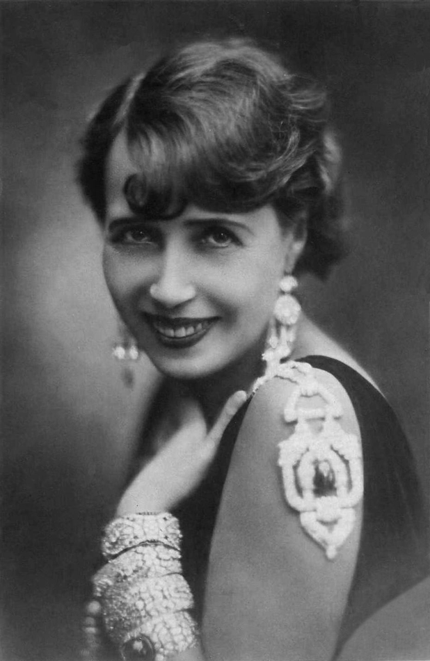 Mistinguett 32