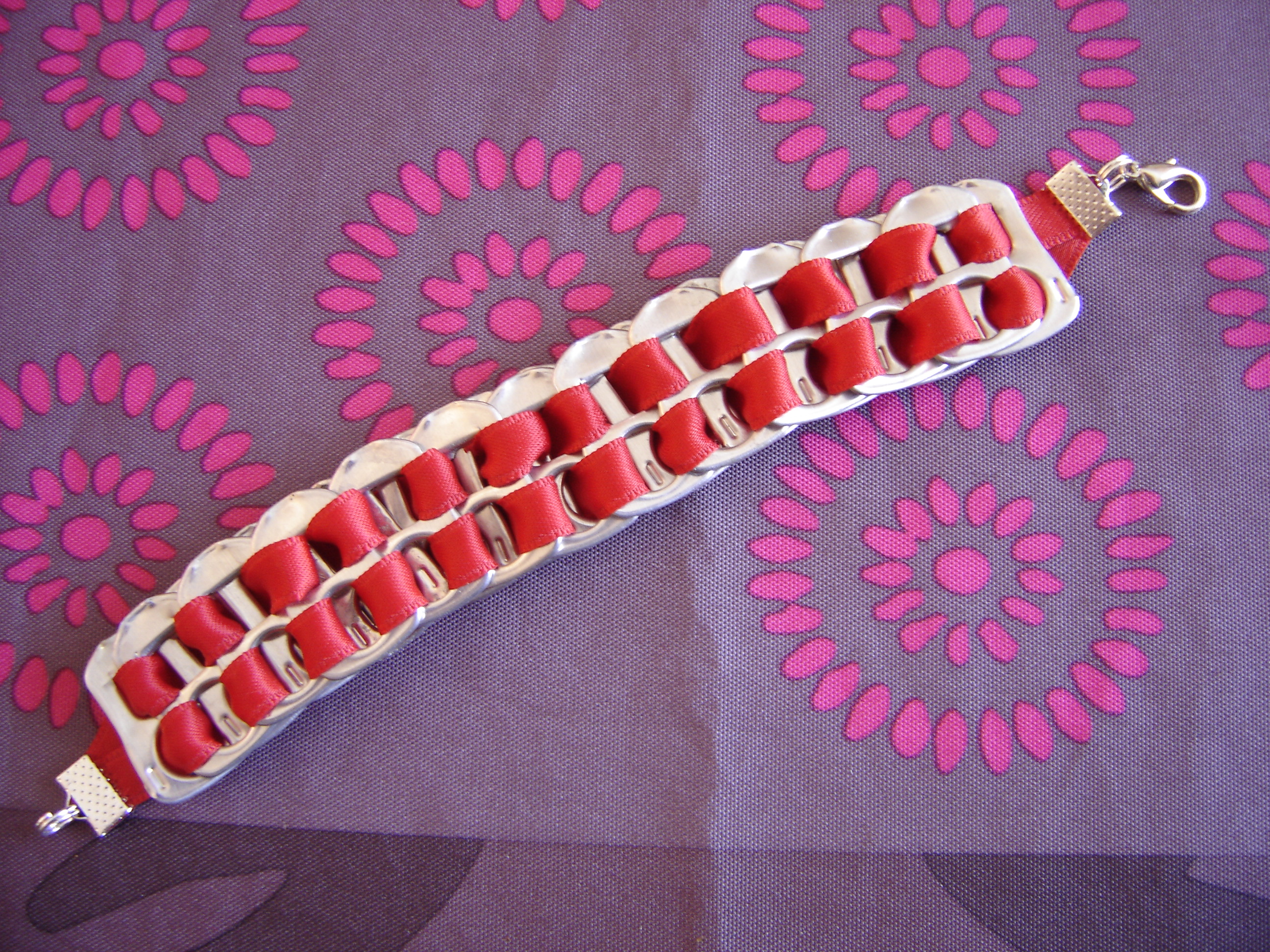 bracelet réalisé avec des languettes de canettes 10 euros