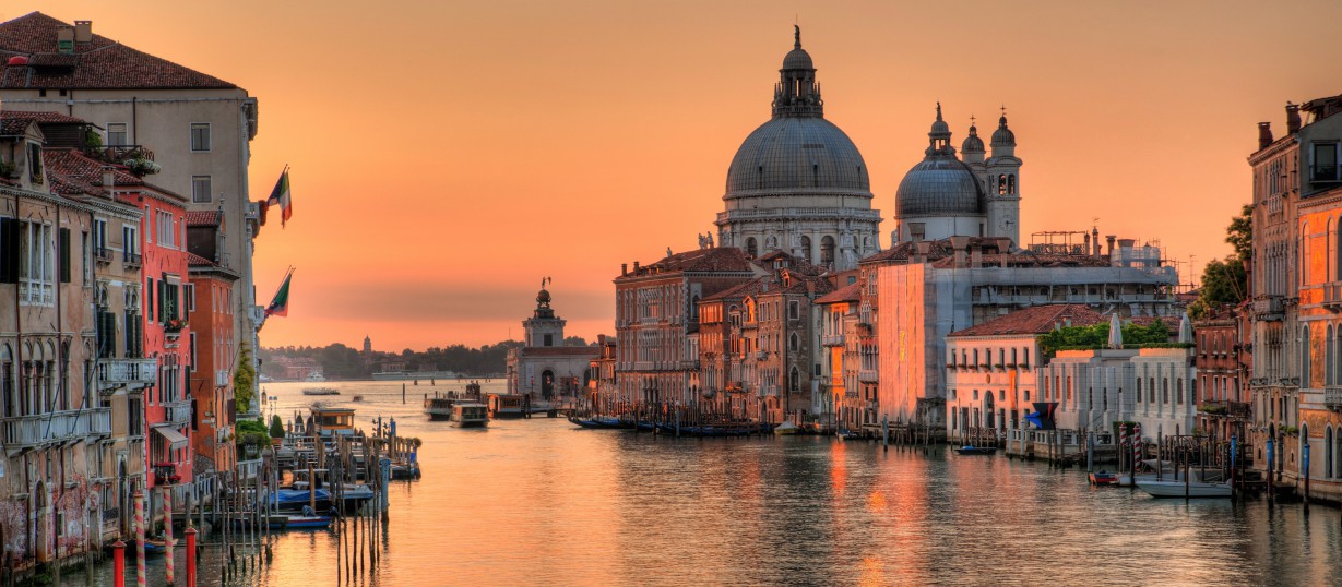 Canal grande in venice Santa Maria Della Salute Church of Health e1390666984384 1229x538