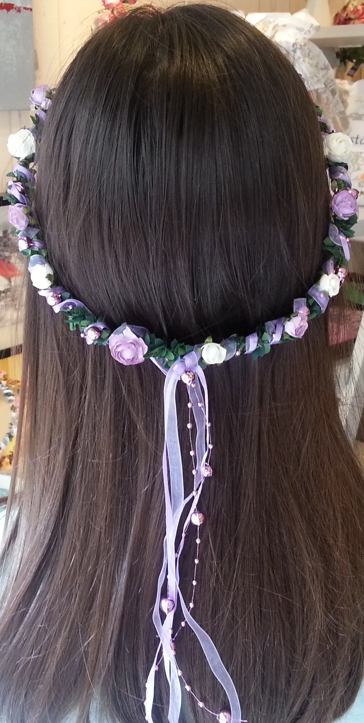 5 couronne fleurs mauves et ruban mauve avec perles et coeurs nacres1