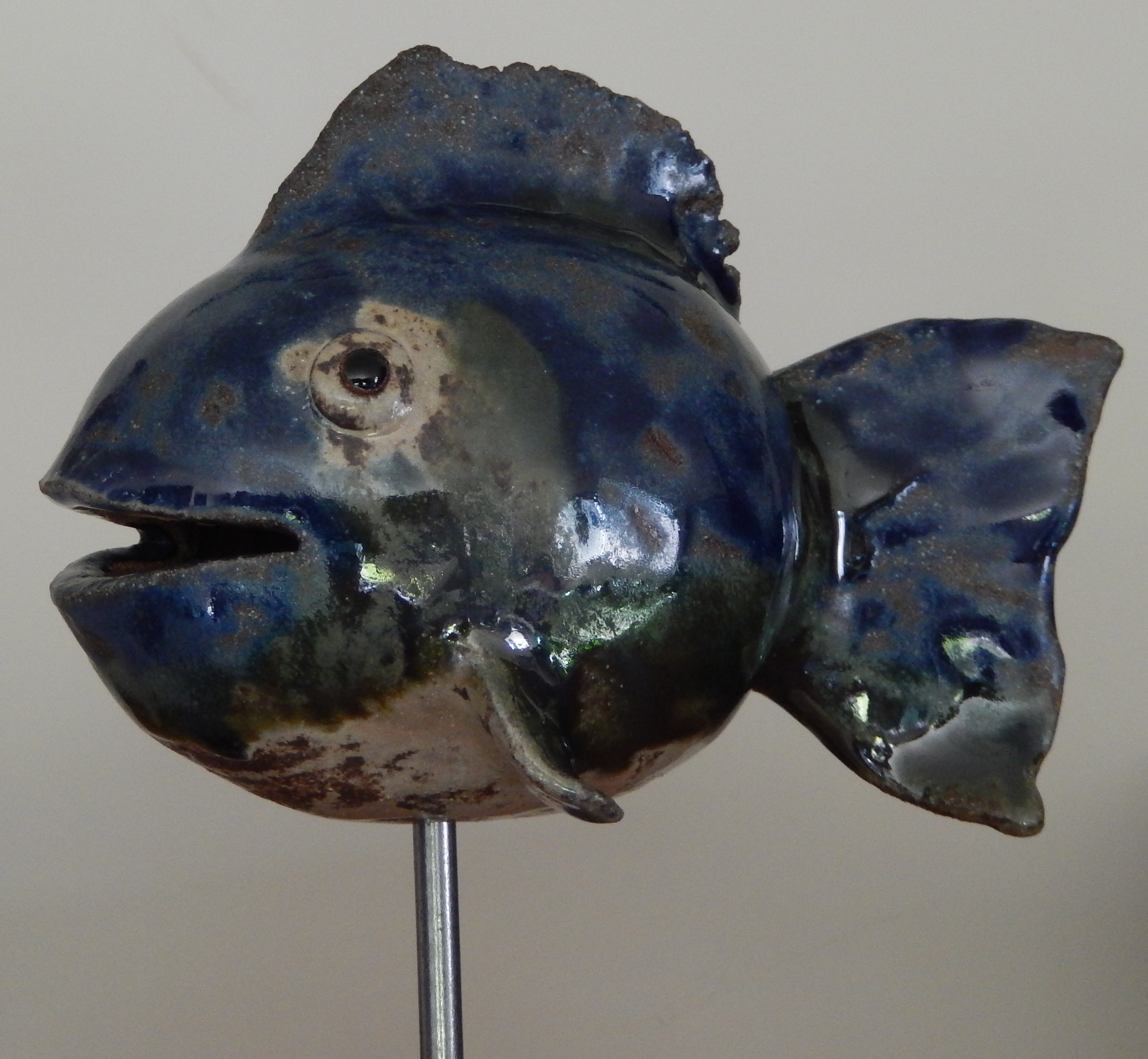 Poisson bleu www.atelierceramique.sitew.com

