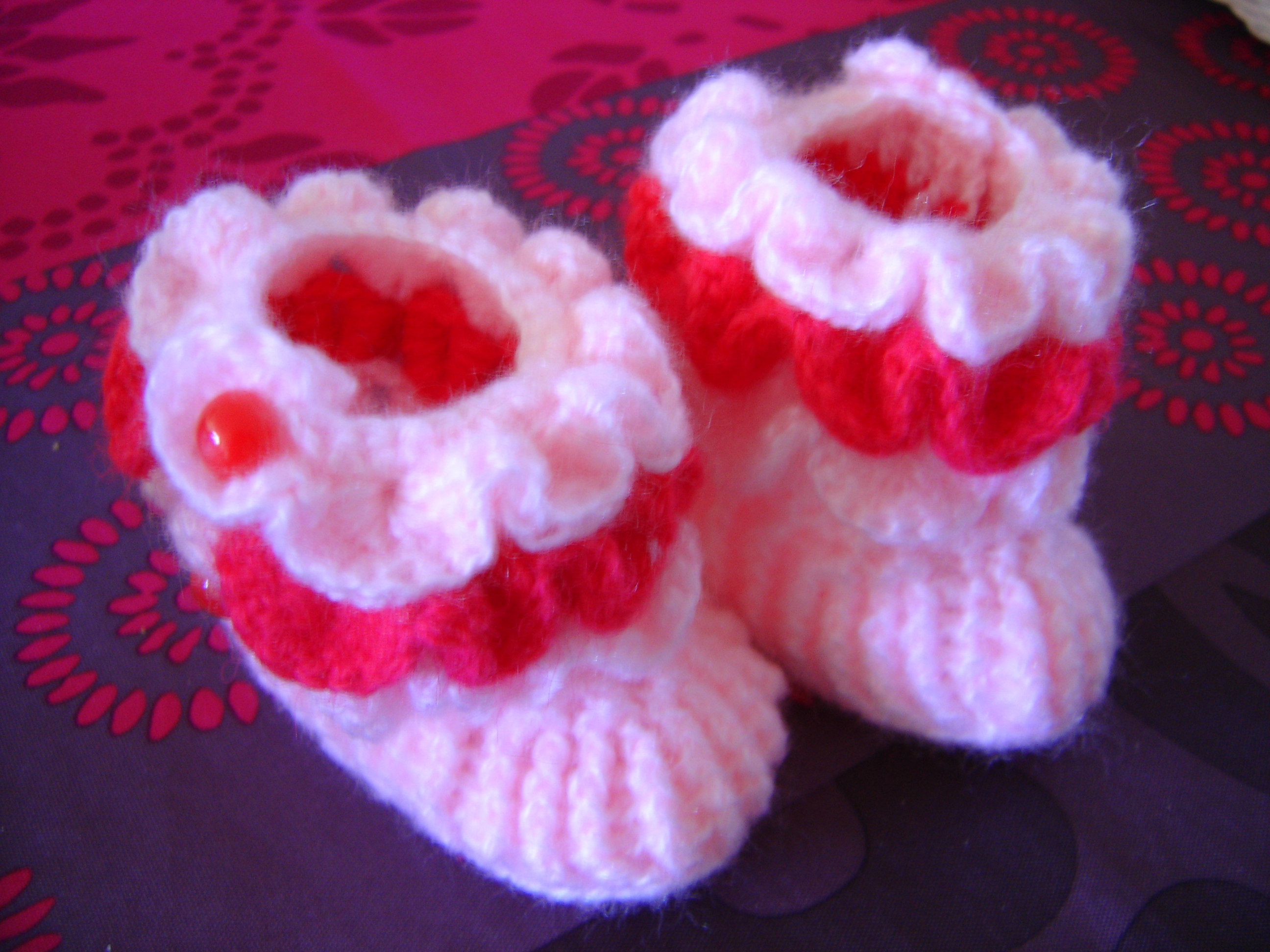 chaussons crocodiles roses 10 euros
