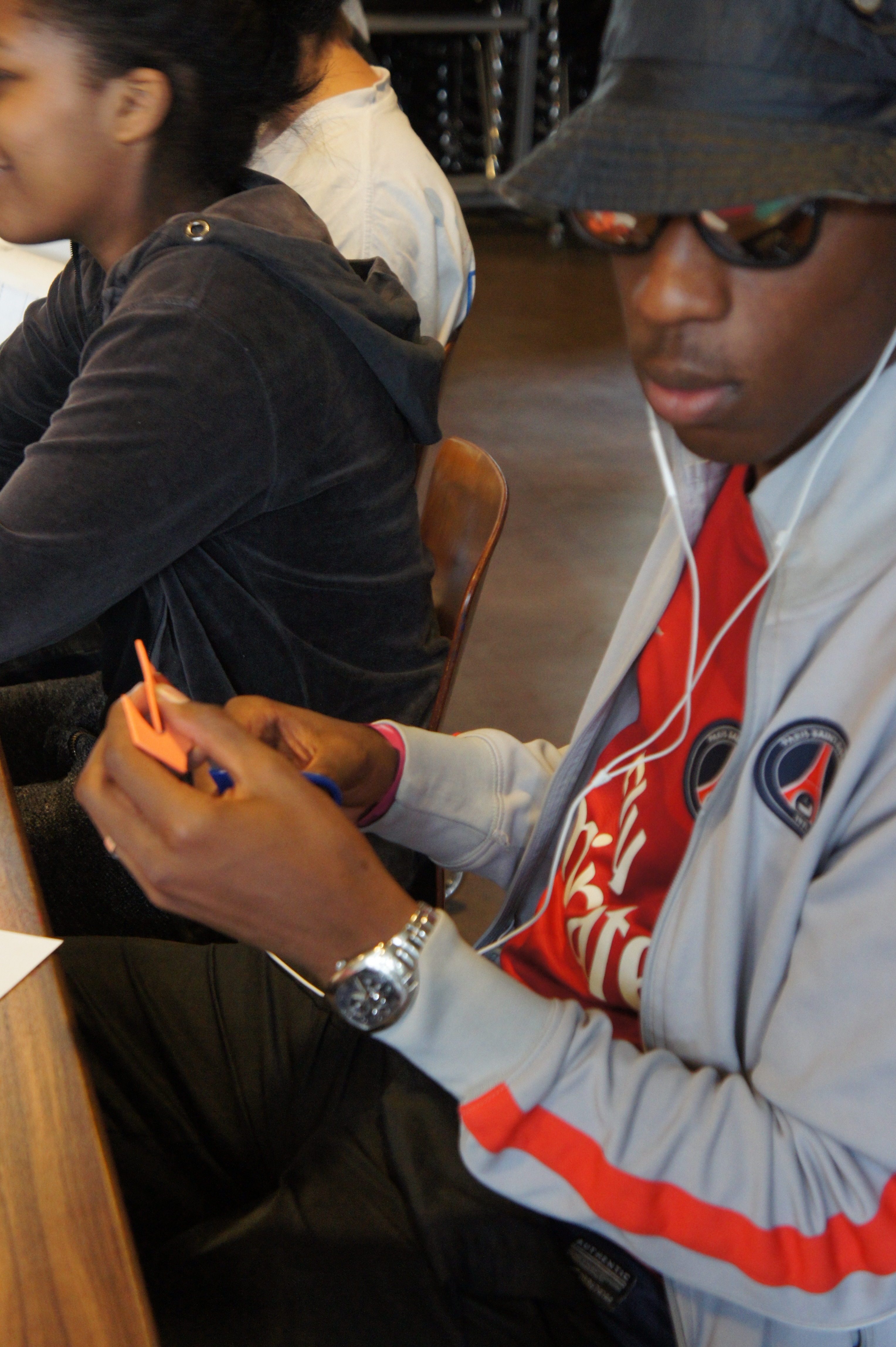 Alhousseyni - Lunettes de soleil et chapeau sont absolument nécessaires pour cet exercice! 