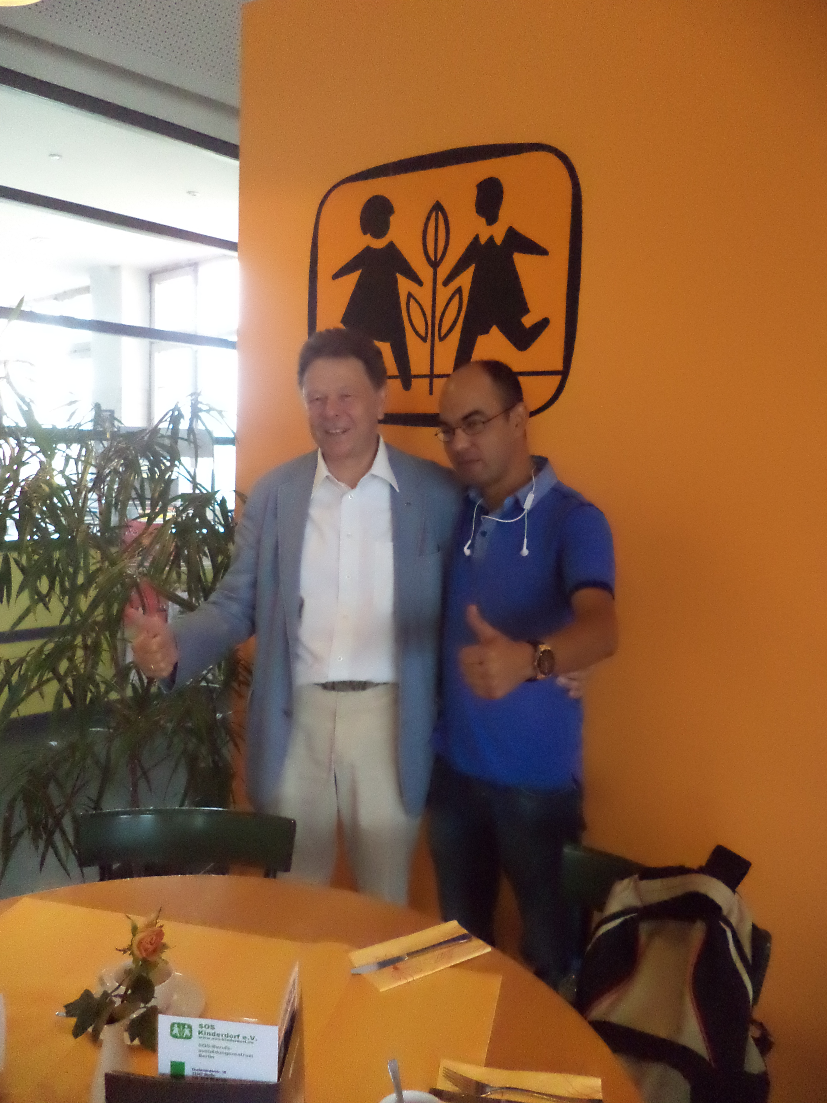 Les deux directeurs de SOS-Villages d'enfants