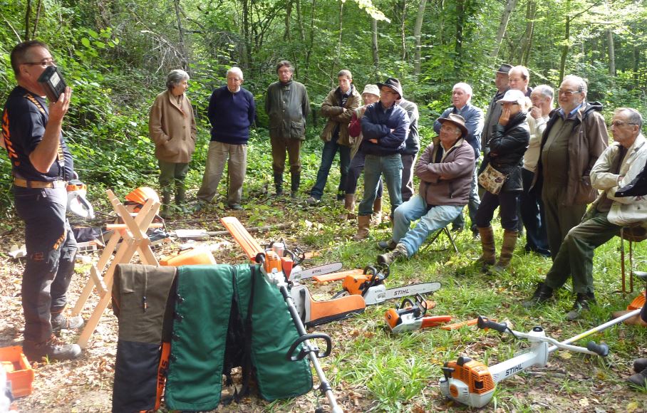 Démonstration de petits matériels forestiers
