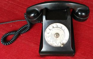 Téléphone des années 30
