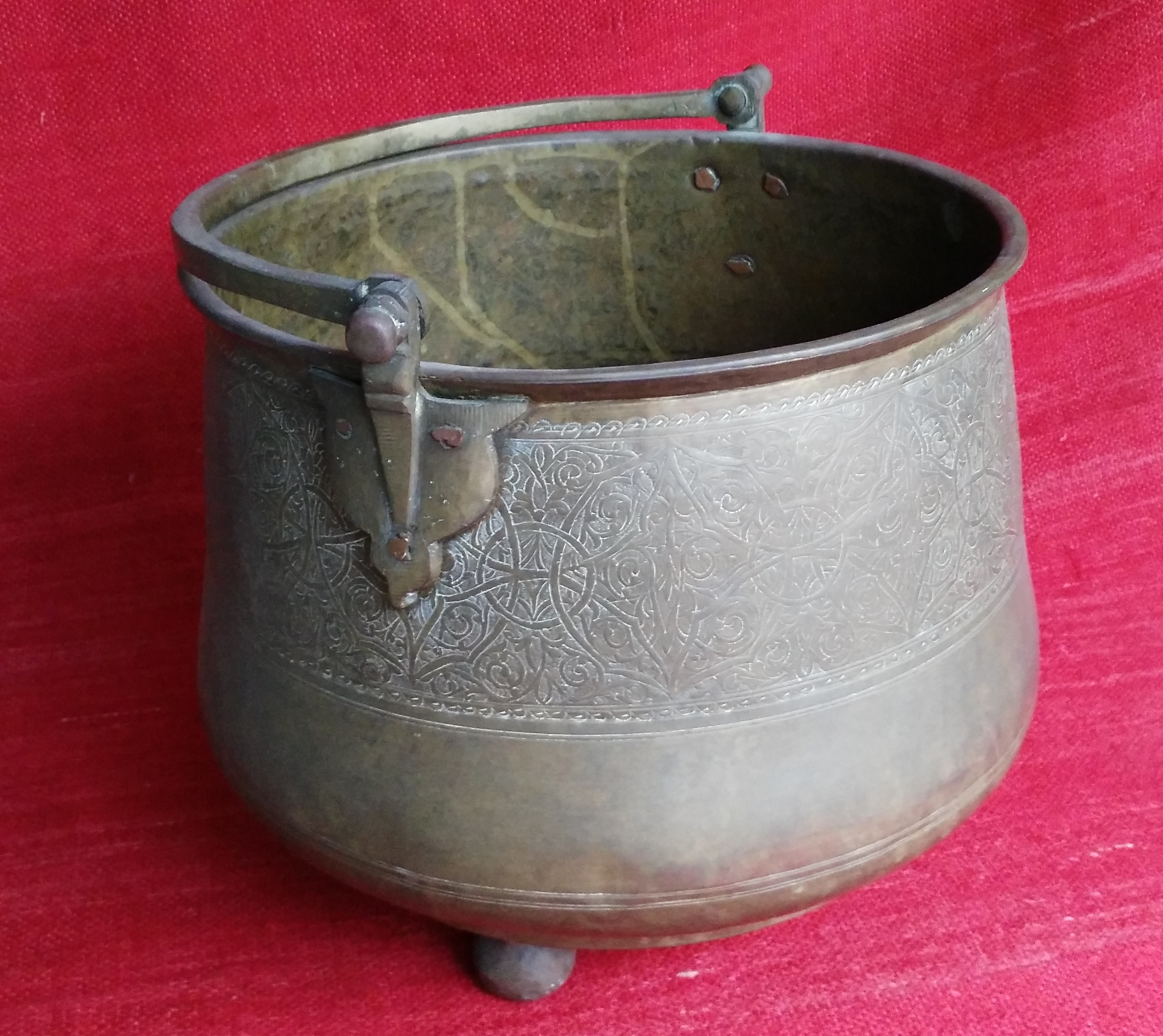 Sceau en cuivre pour le bain maure
Age : environ 100 ans