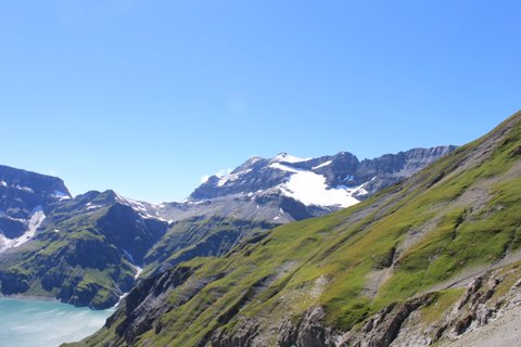 Vue panoramique de la région du barrage d'Emosson
