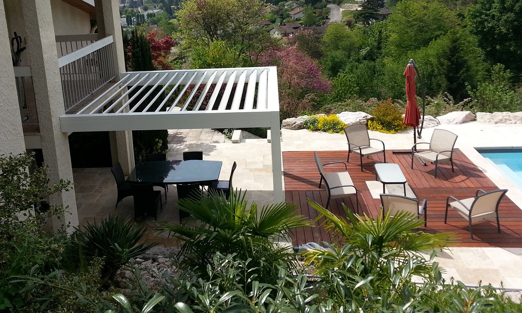 Pergola terrasse jardin piscine