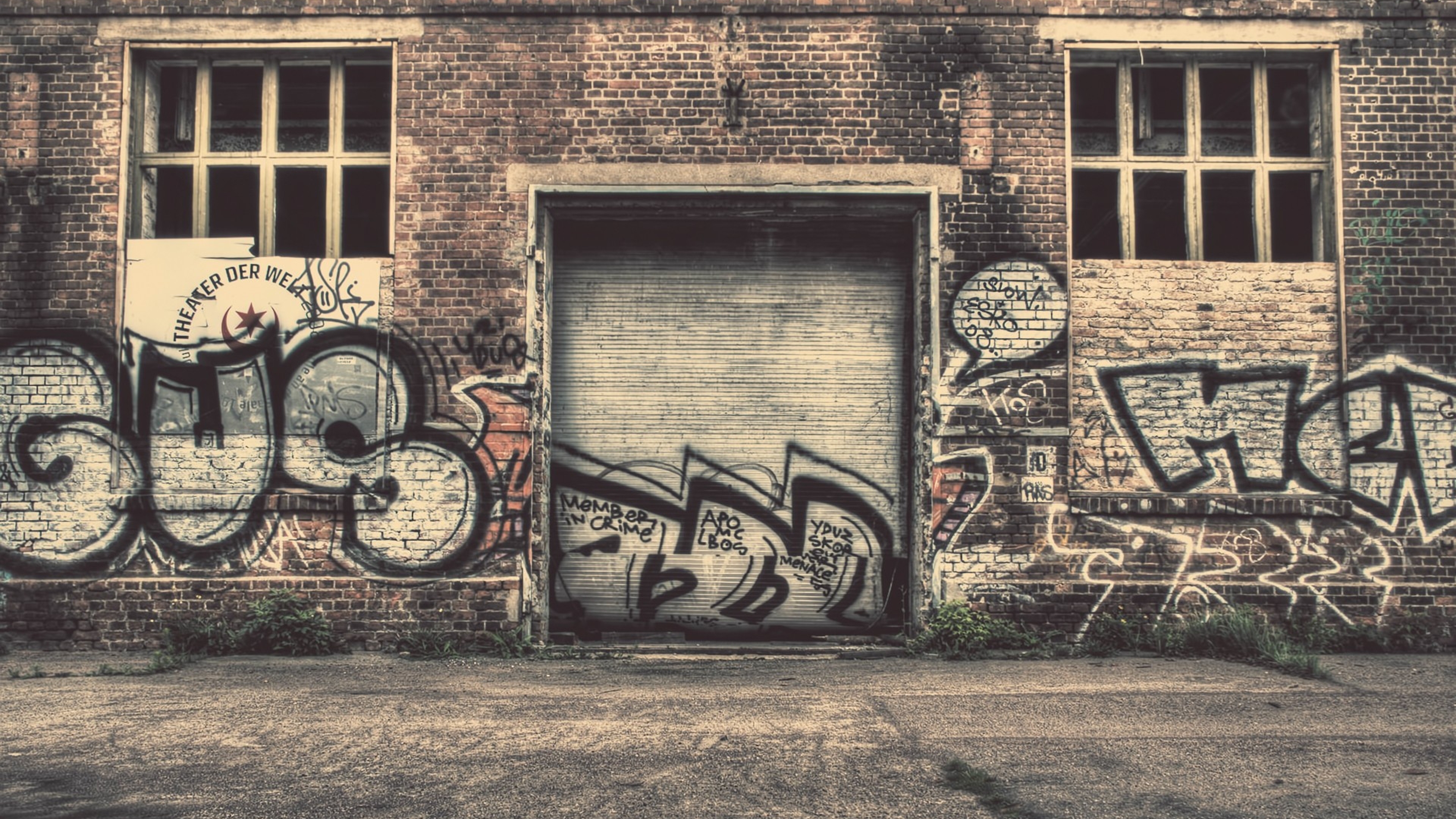 Graffiti wall