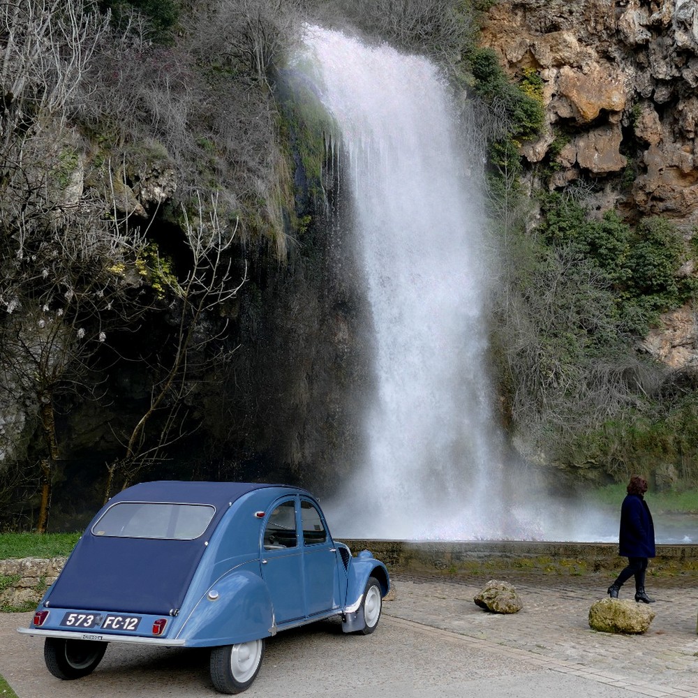 2CV à la cascade de Salles-La-Source - Aveyron
Association Ranimons la cascade de Salles-la-Source : www.ranimons-la-cascade.fr