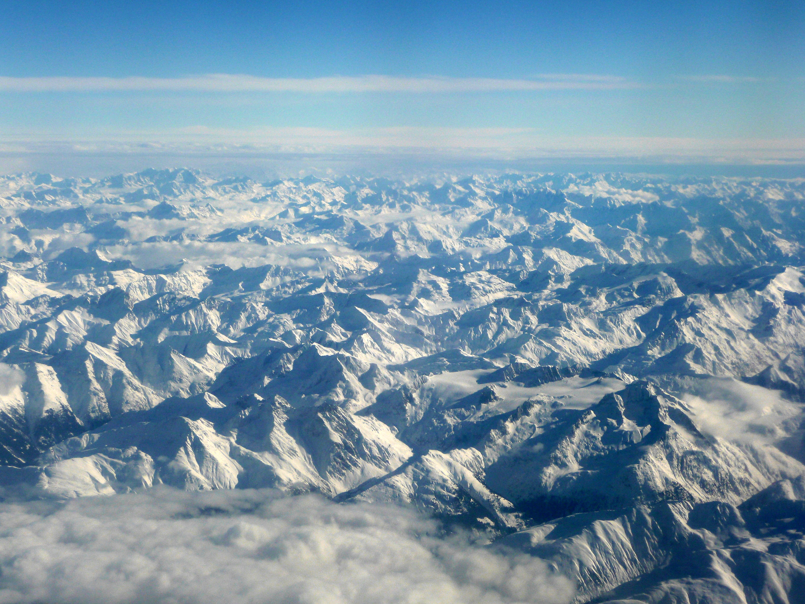 8 ICONO 13 2011 Les alpes vues du ciel
