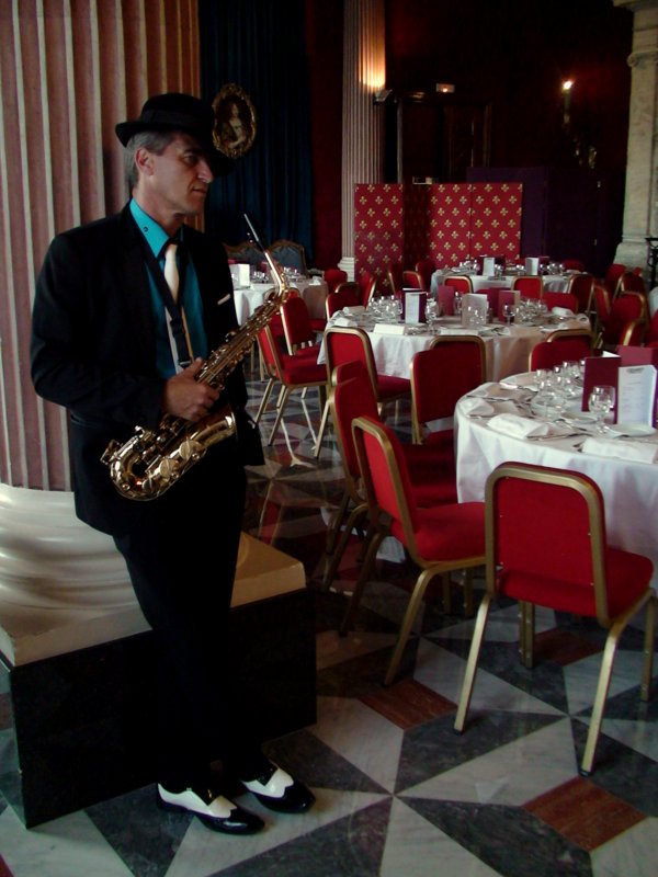 Saxophoniste à Nice, Saxophoniste à Cannes, Saxophoniste sur, Grasse, Mandelieu la Napoule, Antibes, Saint Paul de Vence, Menton, Roquebrune Cap Martin, Saint Jean Cap Ferrat, Villefranche Sur Mer, événement, congrès, cocktail de mariage, dîner jazz, cérémonie de mariage, animation musique, smooth jazz, jazz, swing, bossa nova, jazz lounge