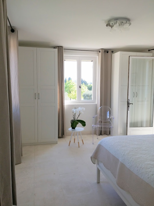 Grande chambre placards 2