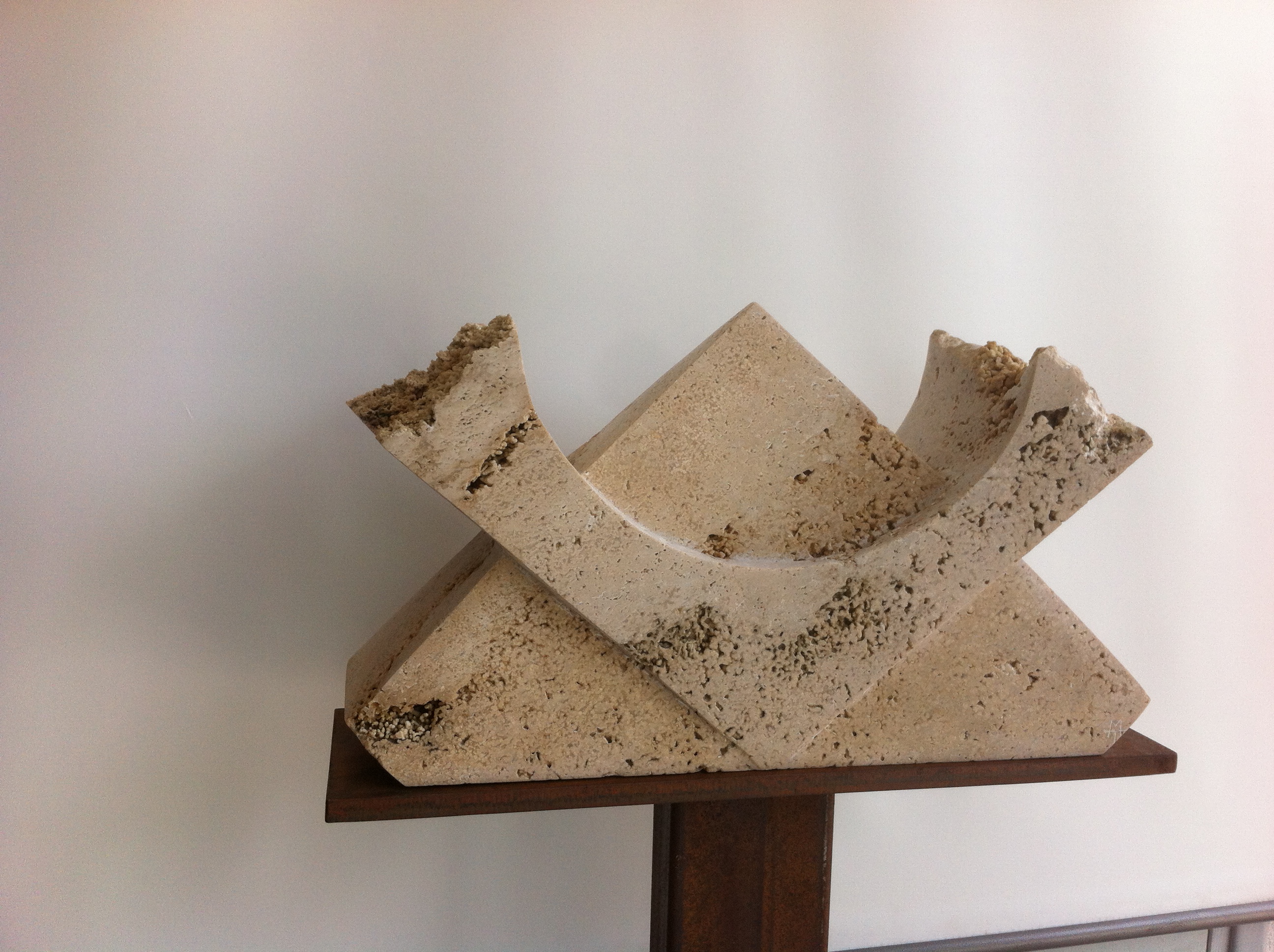 "ALTERATIONS "
45x25x15  Pierre de Teruel
1300 €    1500 avec socle fer H 95