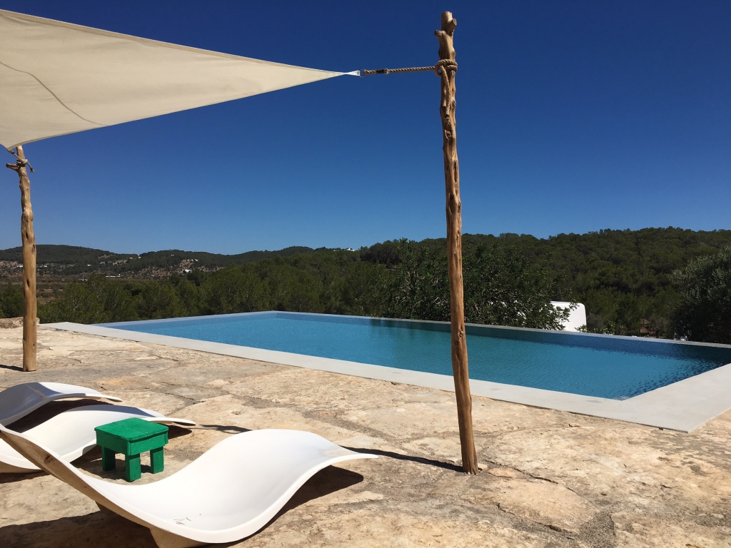 Infinity pool 11m x 6m
Eurolax chair (Ch. Zublena)