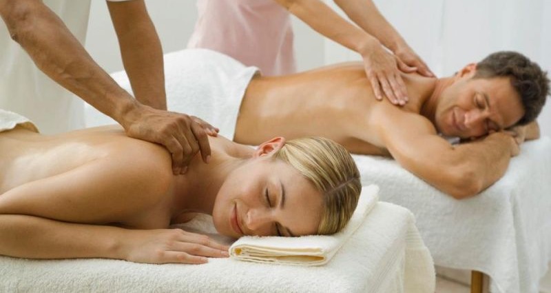 Massageencouple 800x425