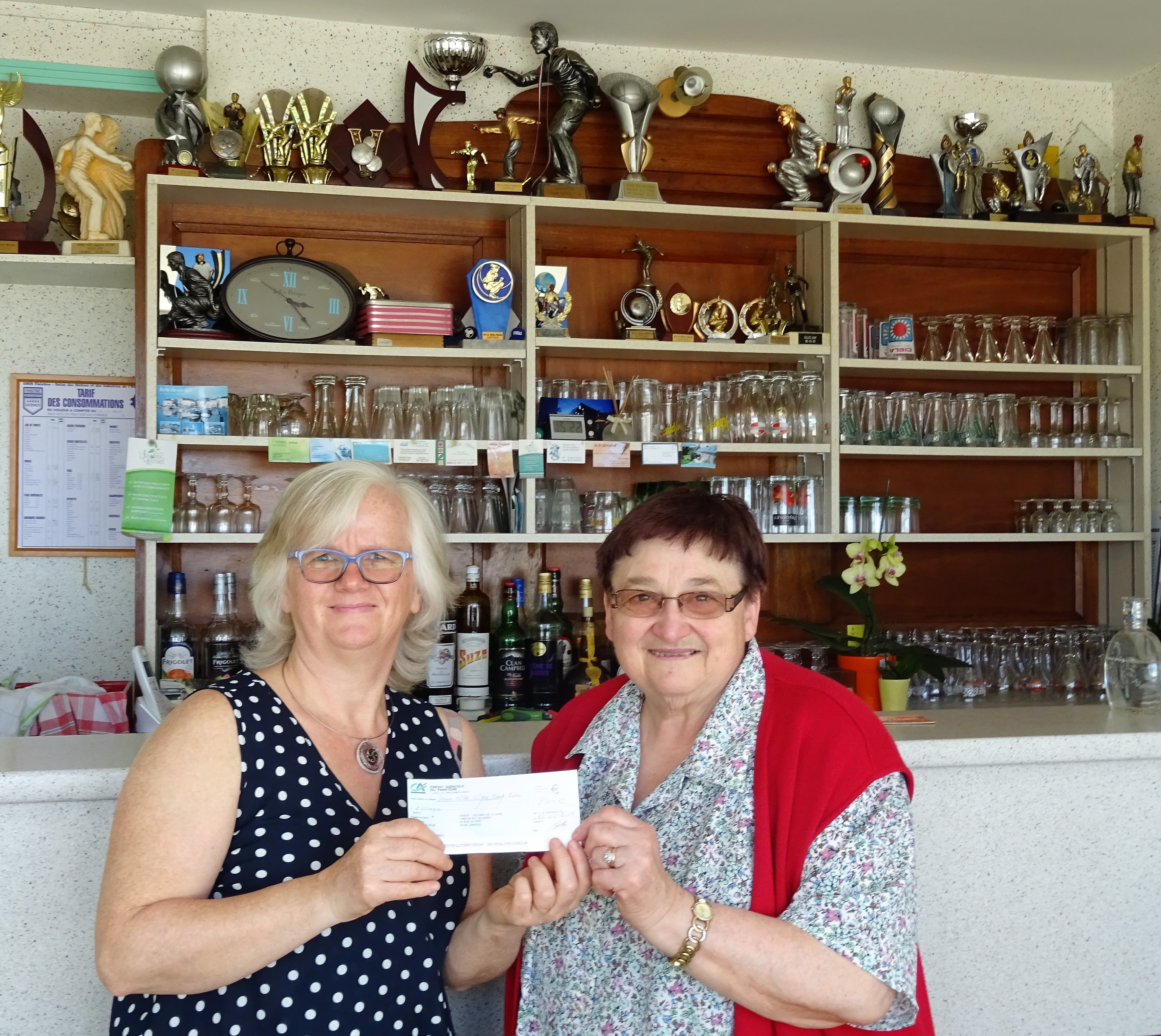 Odette et remise de cheque 