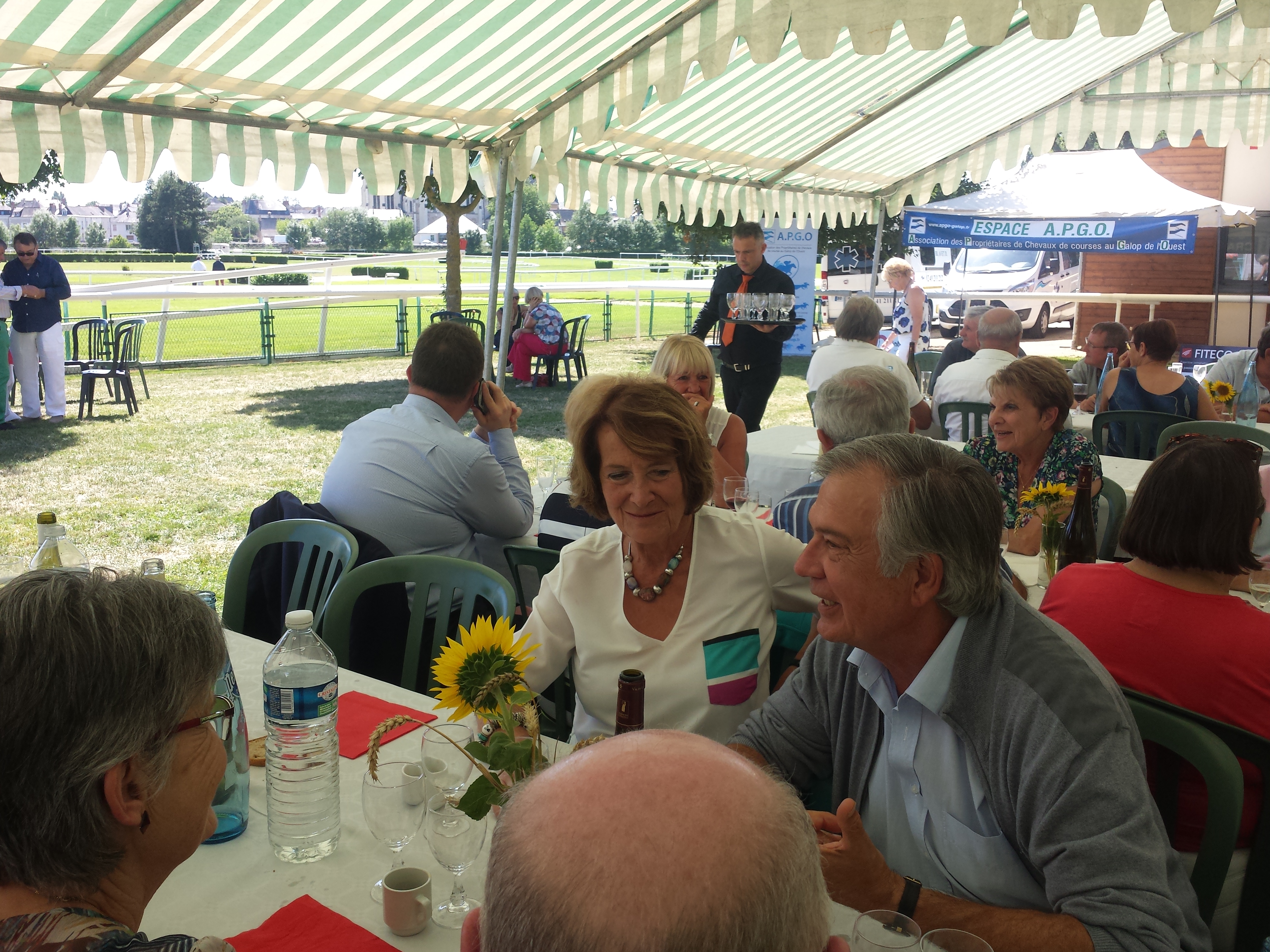 BUFFET CHAMPÊTRE 75ème ANNIVERSAIRE DE L'APGO DIMANCHE 17 JUIN AU LION D'ANGERS