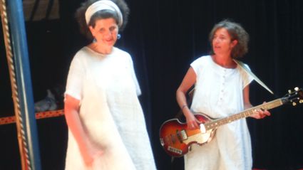 Yourte du Festival de Baden
(56 - Morbihan) 
http://contesbaden.com/