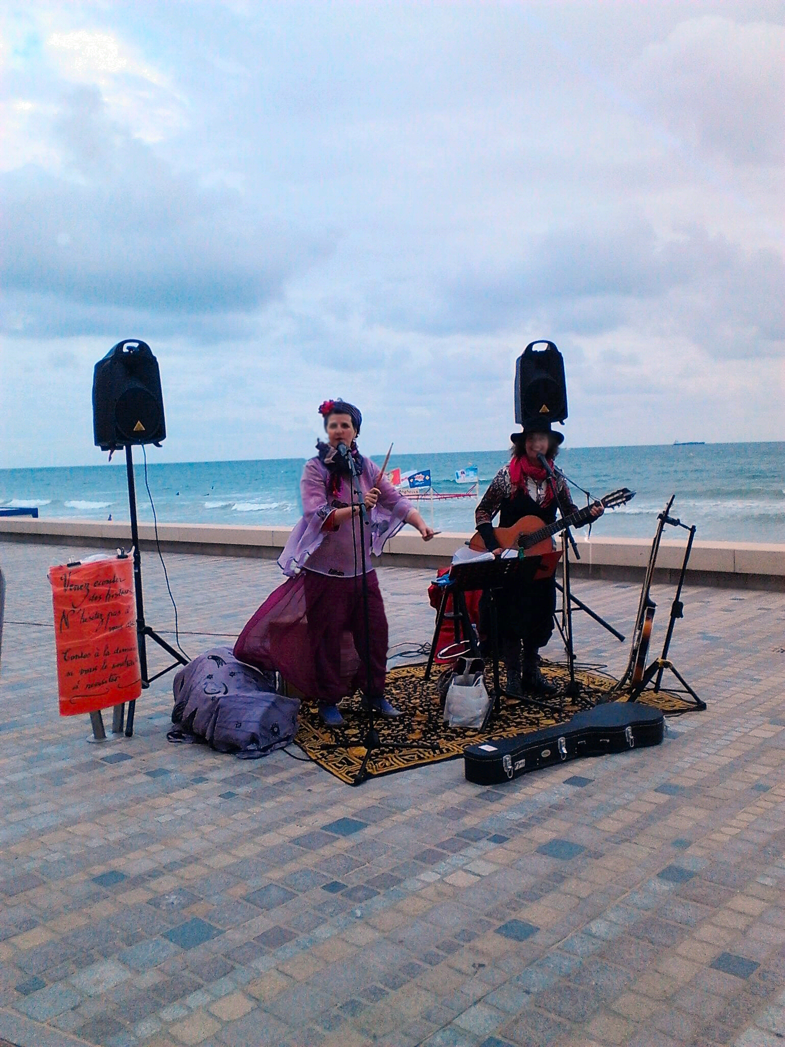 Les Arts de la rue - 
la Déferlante 
Remblai des Sables d'Olonne 
(85-Vendée) 