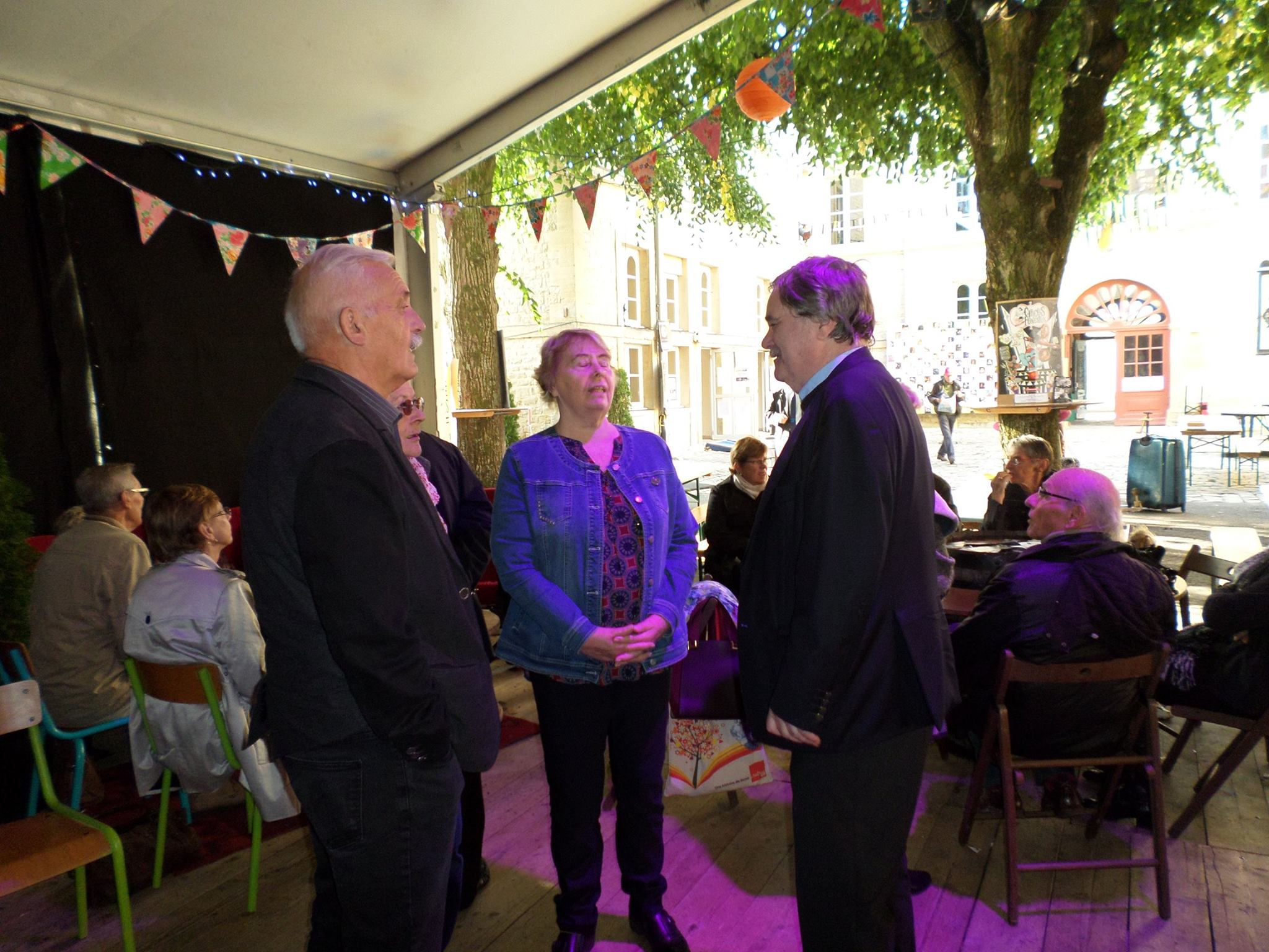 Janine Wrona, Présidente du Comité Régionale Grand-Est parle marionnettes avec Jean-Luc Félix, Président des Petits Comédiens de Chiffons