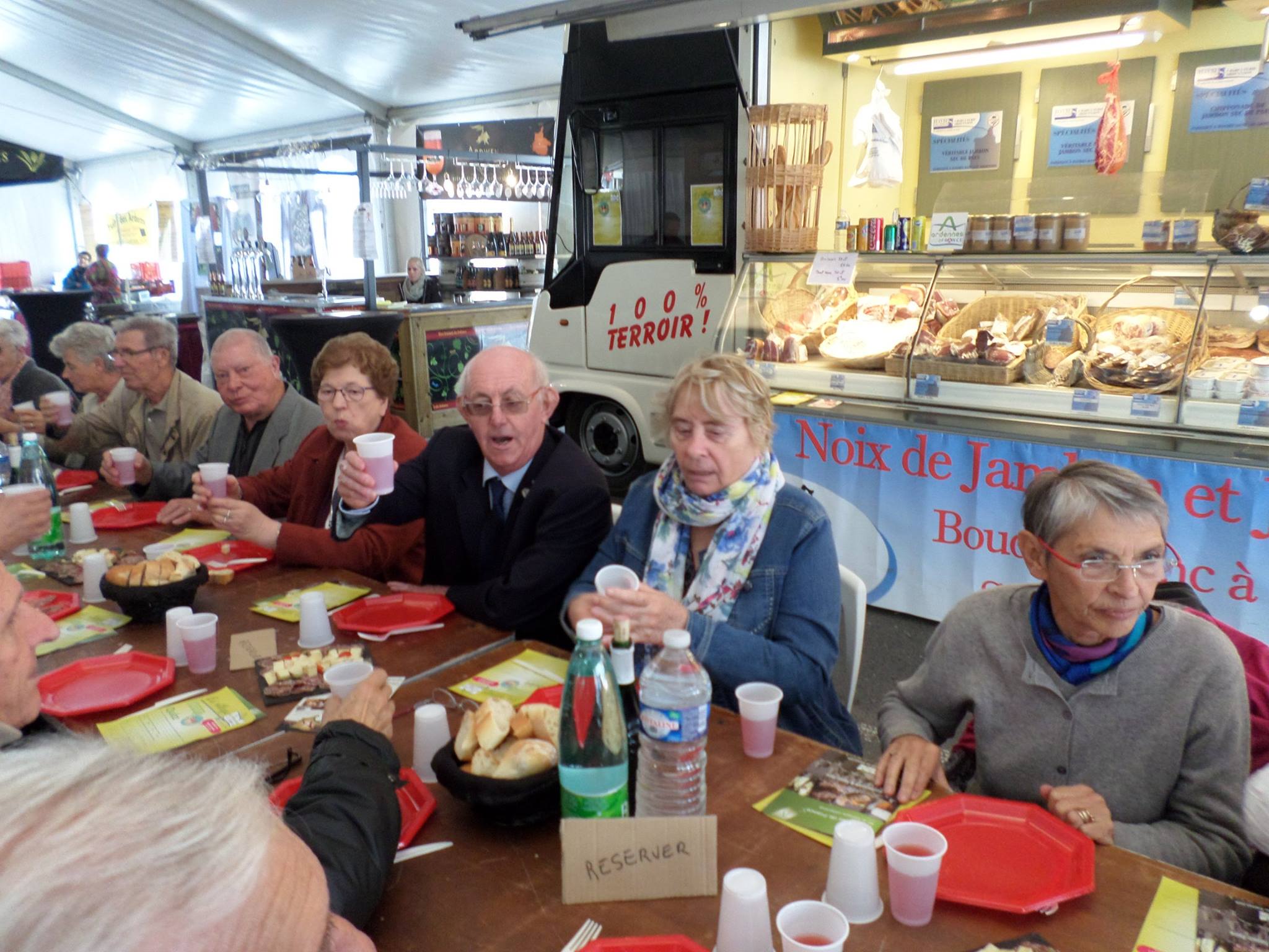 Repas place Nevers 3