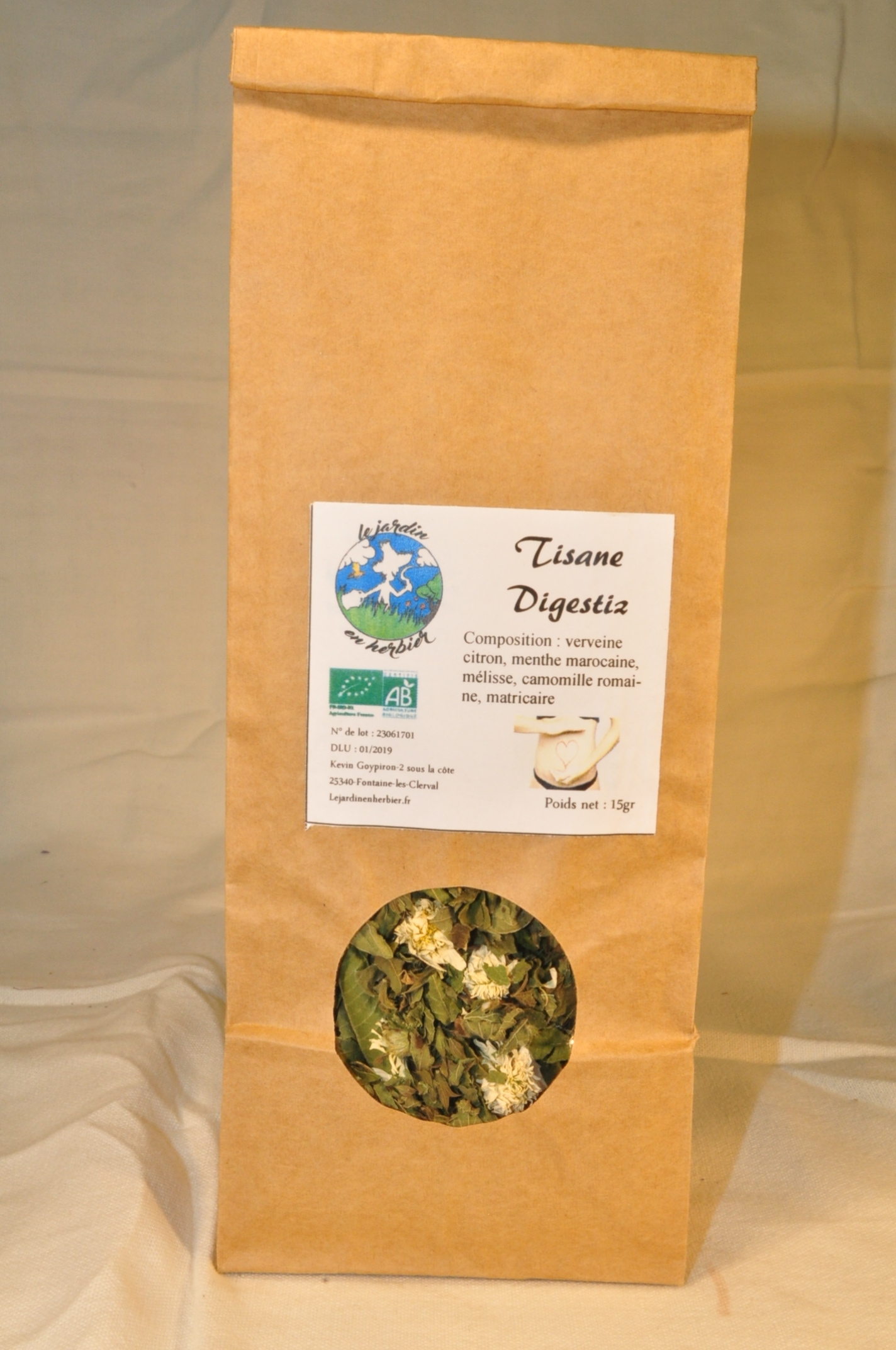 Tisane digestiz 
A déguster après un bon repas.
sachet de 15gr
Composition: Verveine citron, menthe marocaine, mélisse, camomille romaine.
