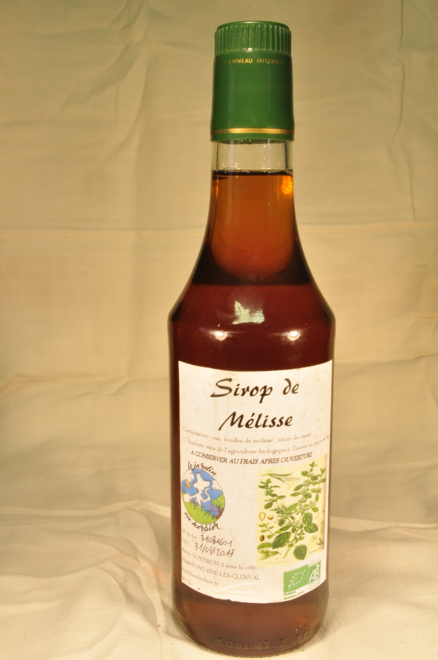 Sirop de mélisse 
COMPO: eau, sucre de canne blond, mélisse officinale.