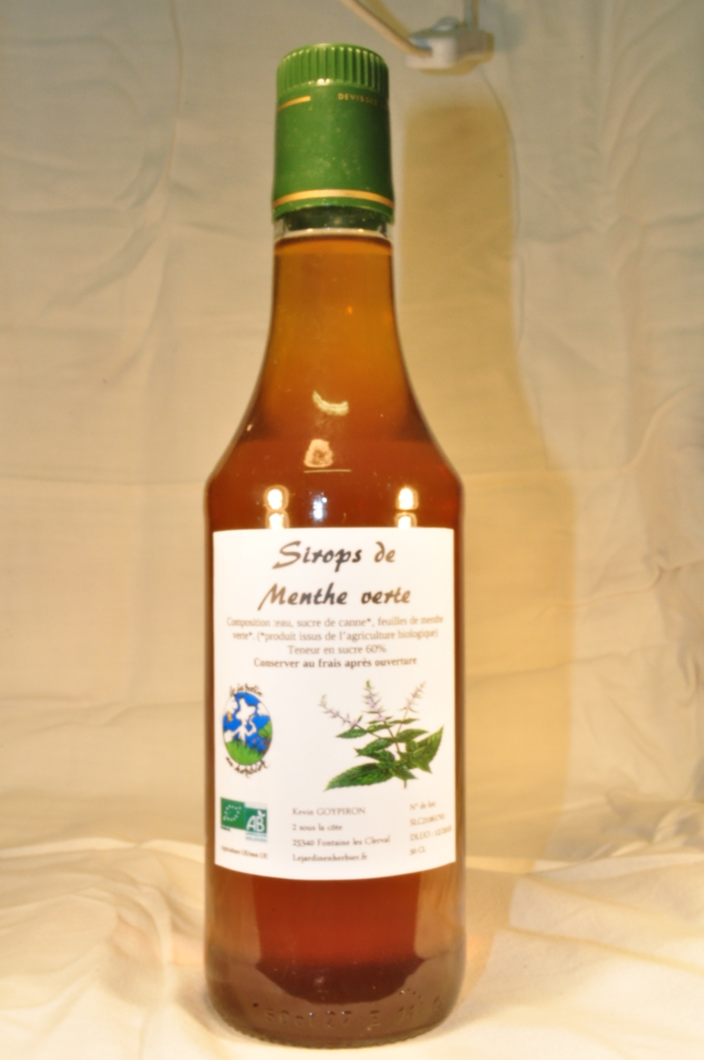 sirop de menthe verte
COMPO: eau, sucre de canne blond, menthe verte.