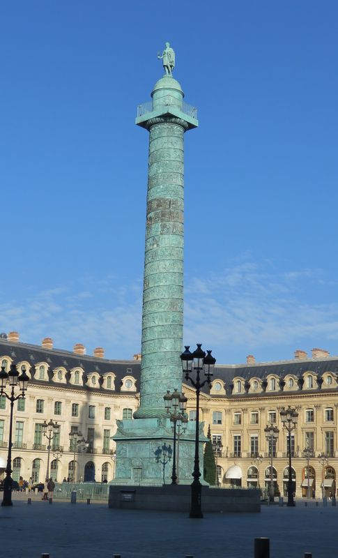 Paris vend 3 