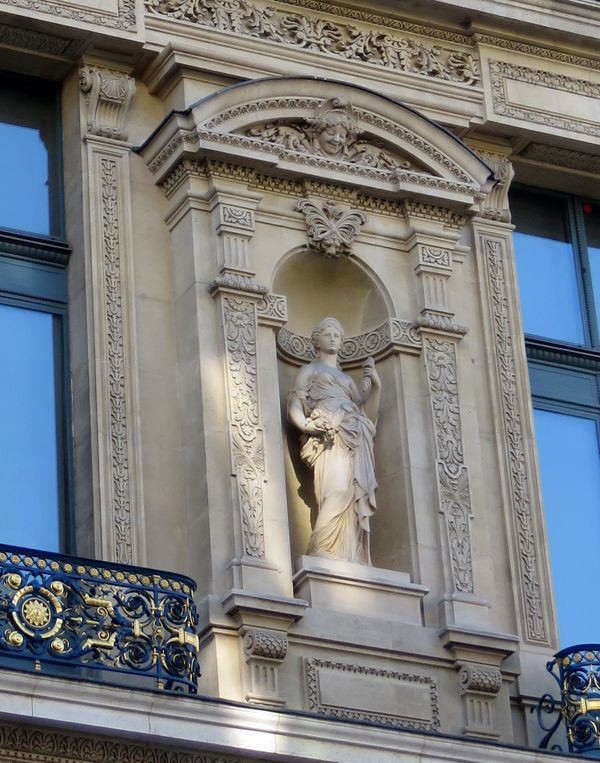 Parislouvrue 14 