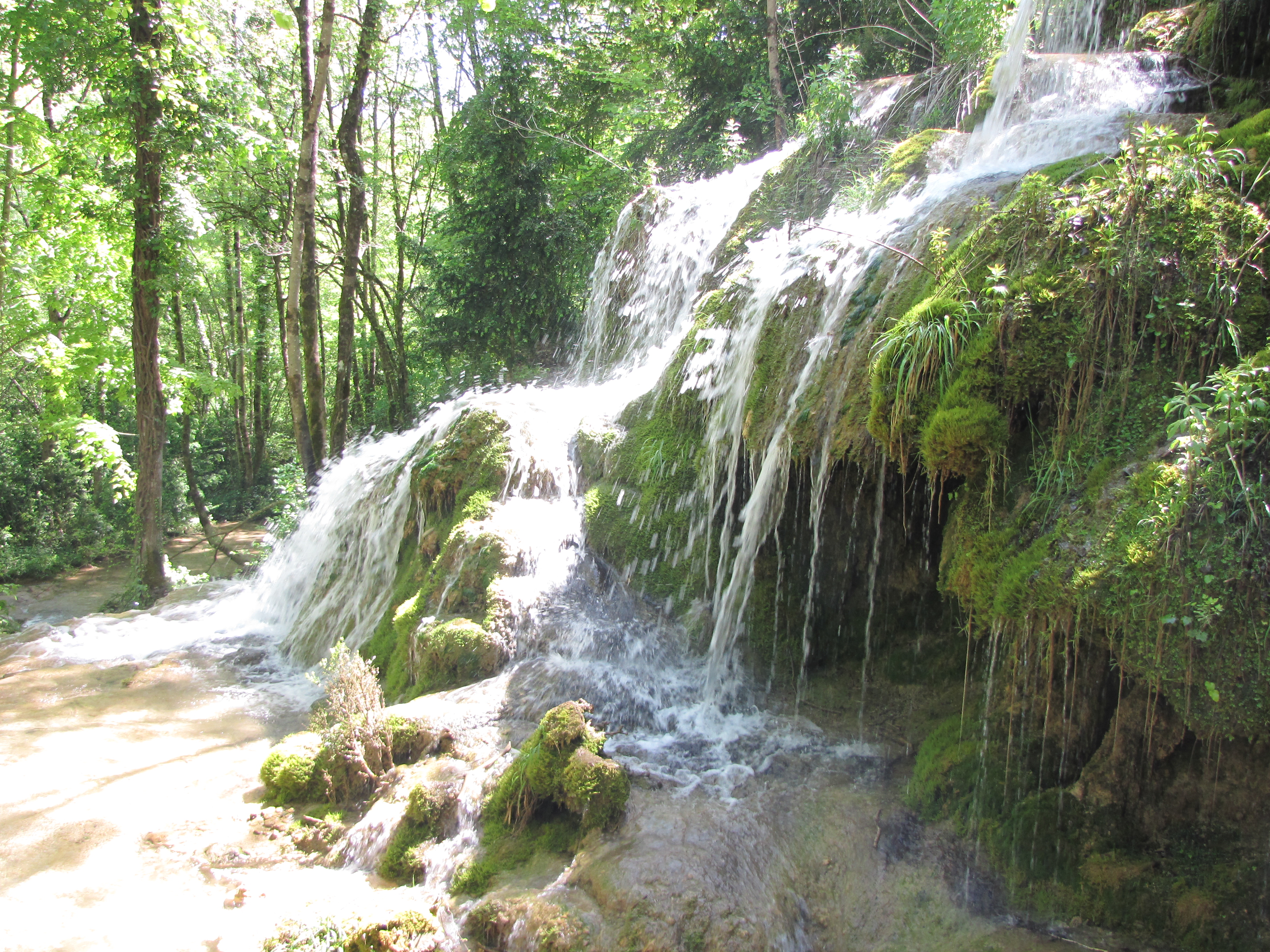 Re cascades