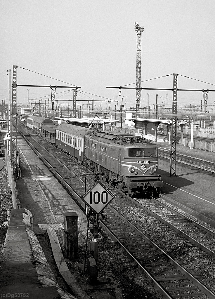 La 9132 en tête d'une rame W à St Germain-au-Mont-d'Or