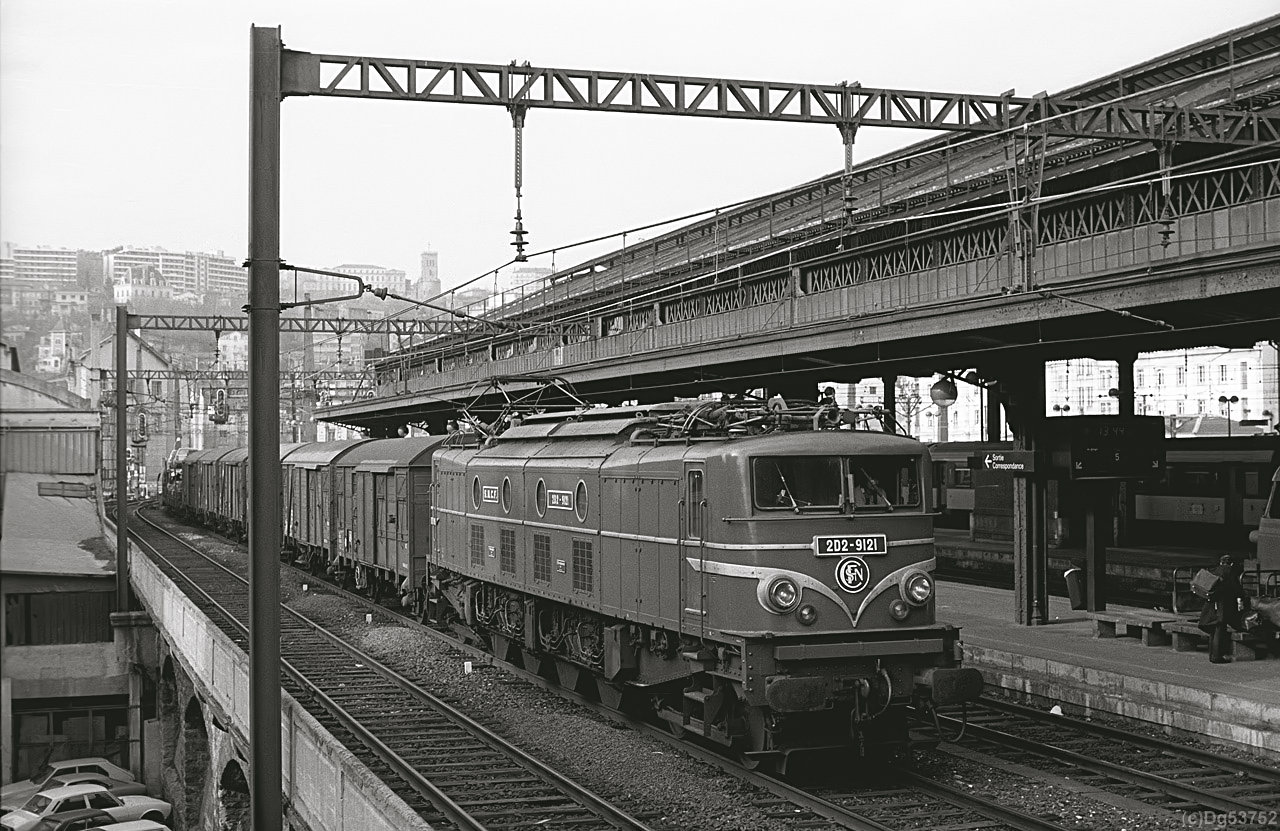92 7 1 2D2 9121 Lyon Perrache 83xxxx dg53752