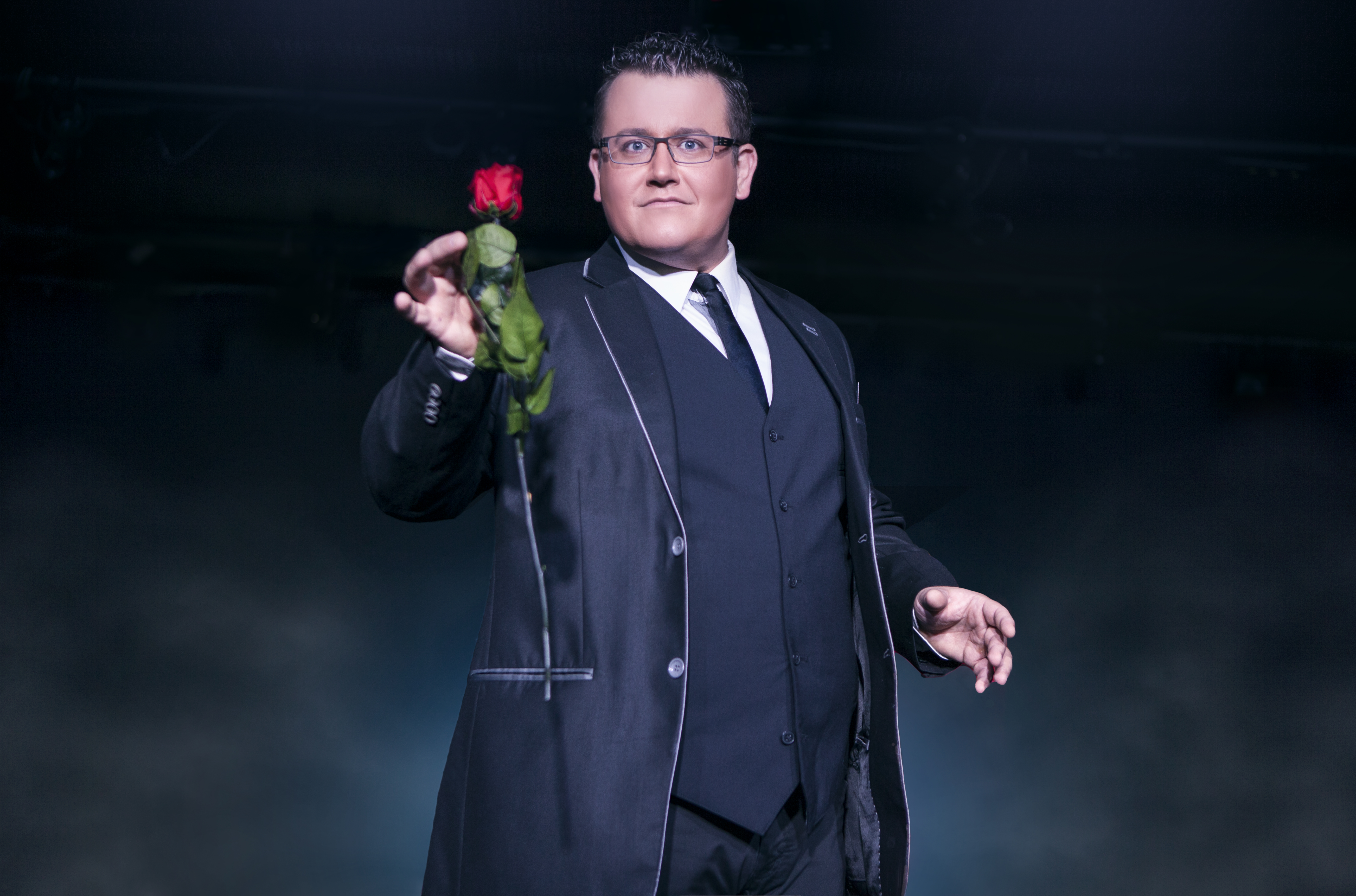 Show comédie magique et grandes illusions au cabaret le chapeau Claque à Gueugnon 71