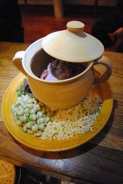 Saute de porc aux epices feves et fromentee de ble