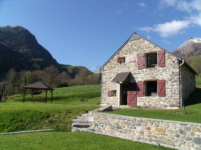 Maison avec kiosque
