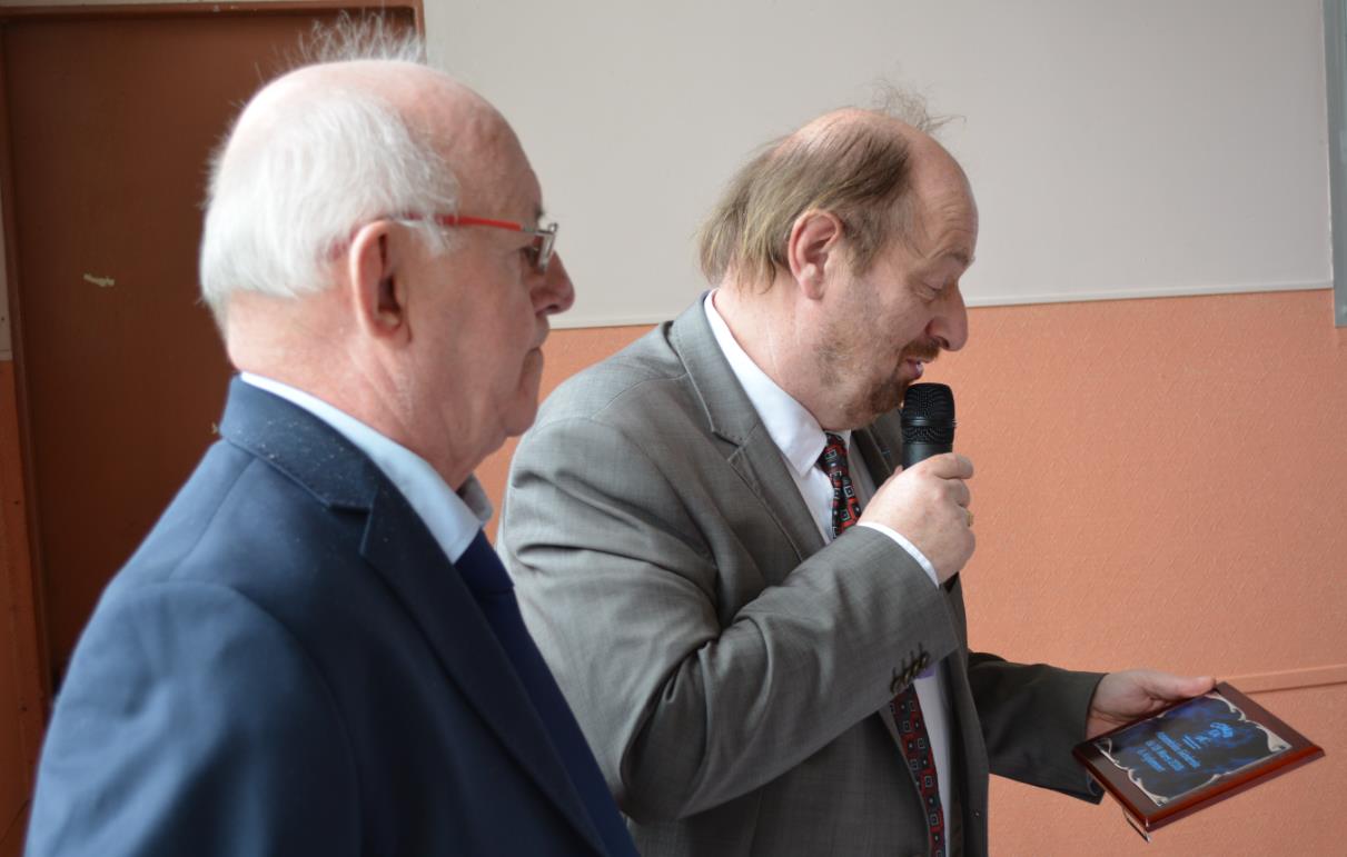 Remise plaquette souvenir